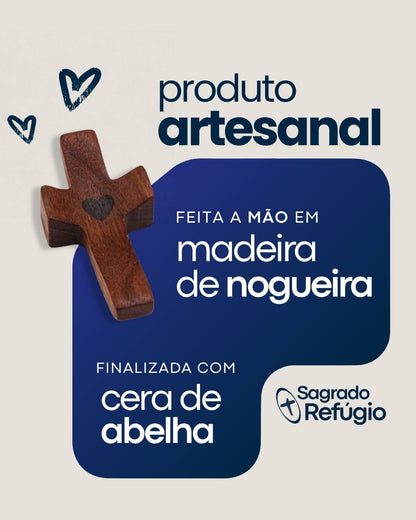 Cruz de Bolso em Madeira Artesanal – Fé para levar com você